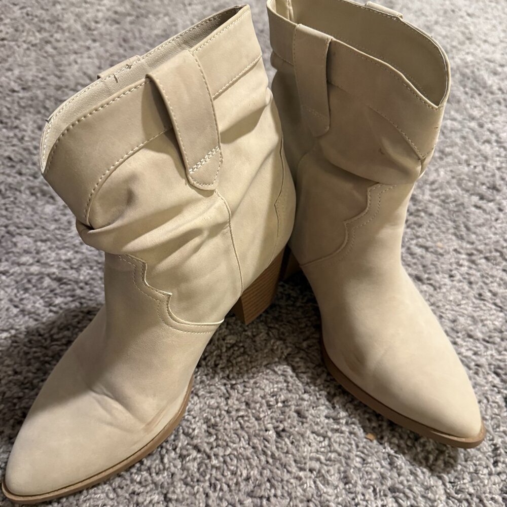 Time and Tru Women's Cream Ankle Boots Size 9 | Western Style Block Heel Booties